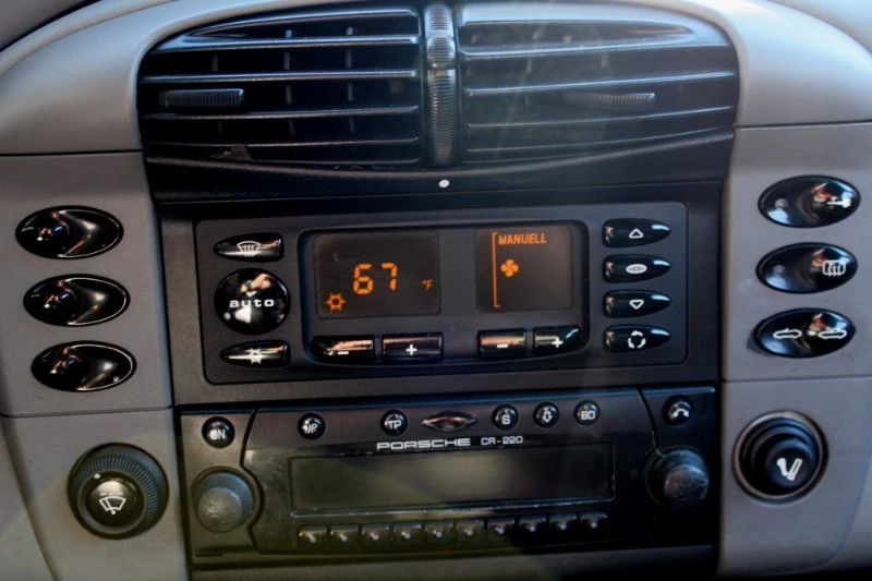 2001 Porsche 996 Carrera - Image 12 of 18