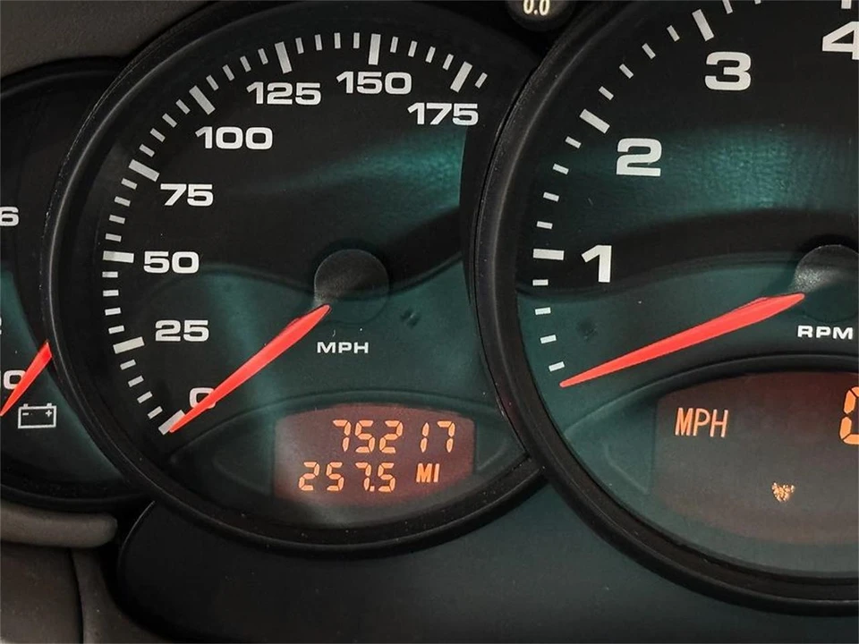 2001 Porsche 996 Carrera - Image 15 of 31