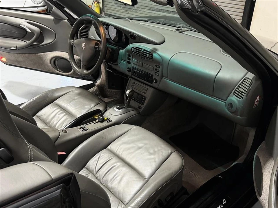 2001 Porsche 996 Carrera - Image 22 of 31