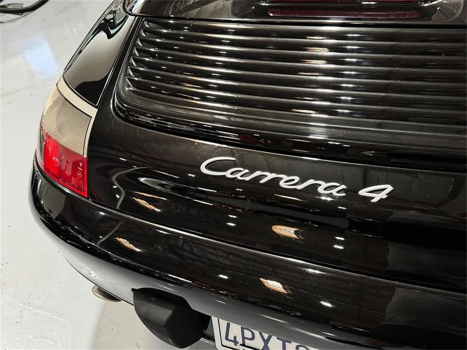 2001 Porsche 996 Carrera - Image 26 of 31