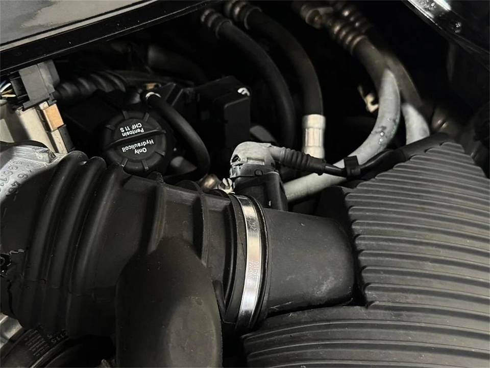 2001 Porsche 996 Carrera - Image 28 of 31