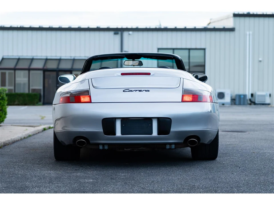 2001 Porsche 996 Carrera - Image 9 of 31