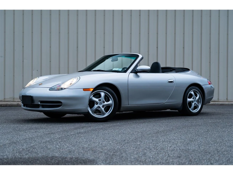 2001 Porsche 996 Carrera - Image 10 of 31