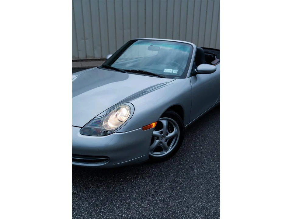 2001 Porsche 996 Carrera - Image 13 of 31