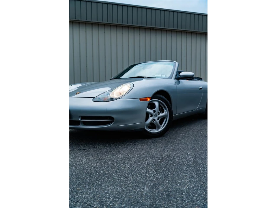 2001 Porsche 996 Carrera - Image 14 of 31