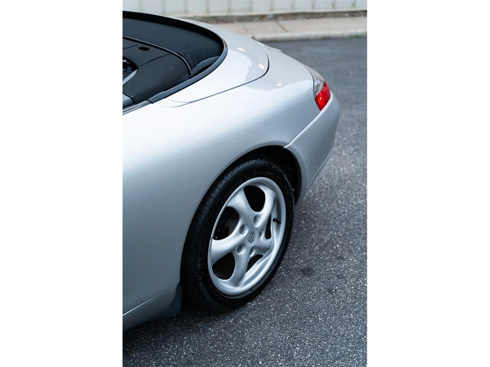 2001 Porsche 996 Carrera - Image 15 of 31