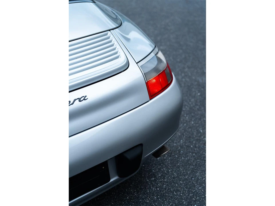 2001 Porsche 996 Carrera - Image 16 of 31