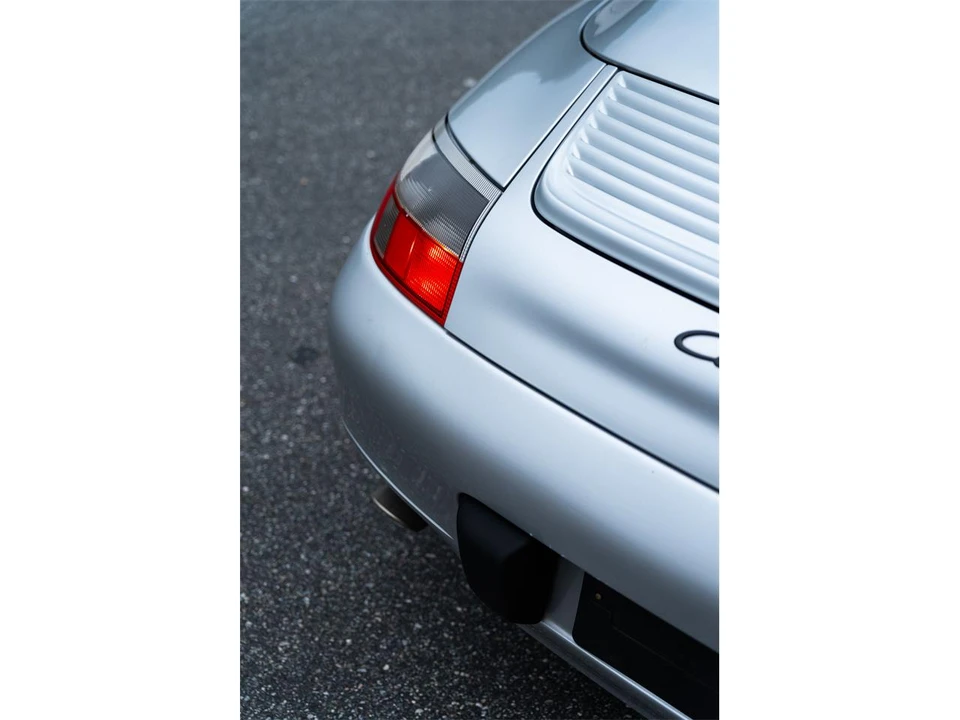 2001 Porsche 996 Carrera - Image 17 of 31