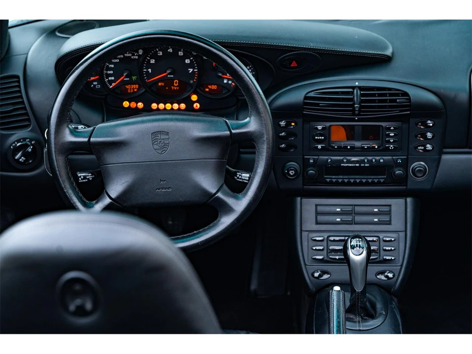 2001 Porsche 996 Carrera - Image 24 of 31