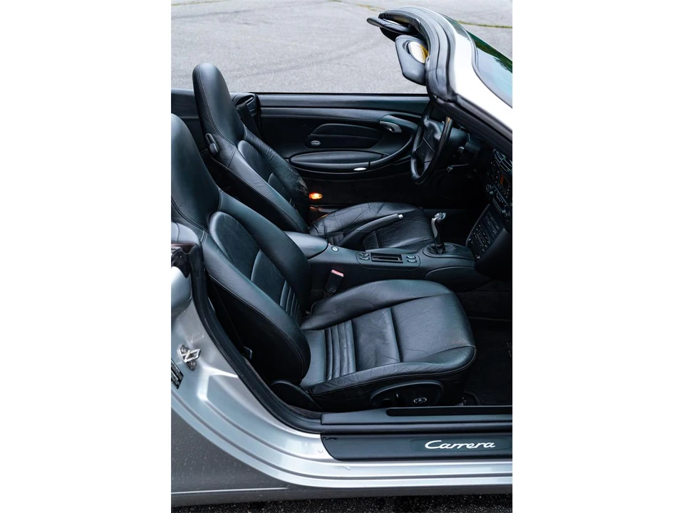 2001 Porsche 996 Carrera - Image 25 of 31