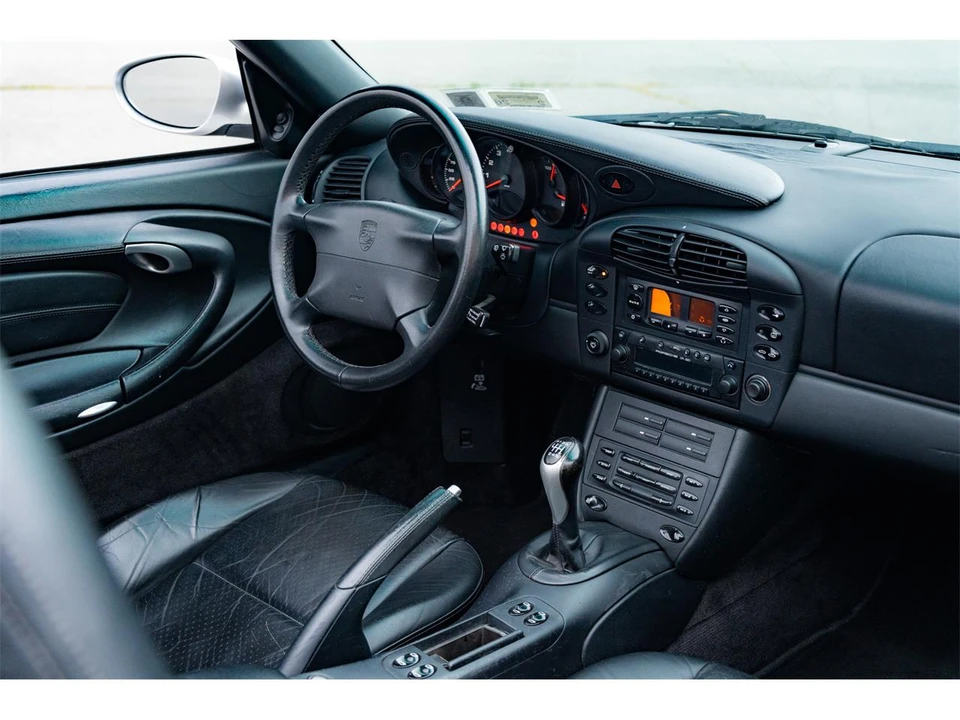 2001 Porsche 996 Carrera - Image 29 of 31