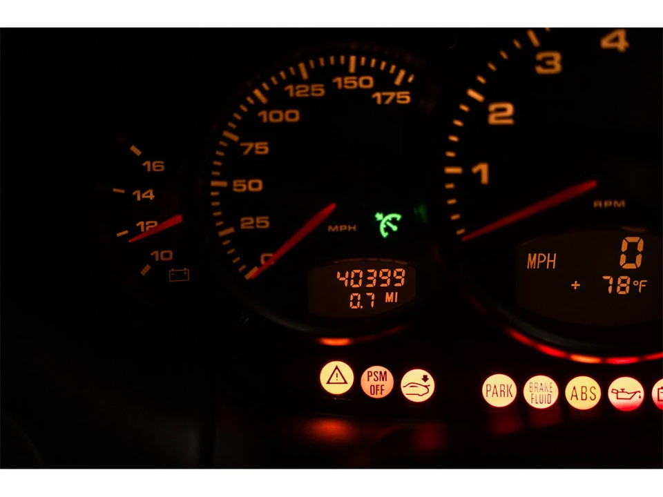 2001 Porsche 996 Carrera - Image 31 of 31