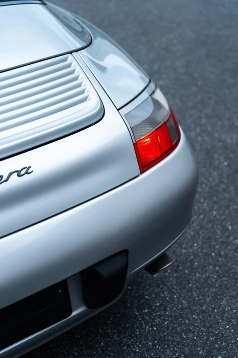 2001 Porsche 996 Carrera - Image 16 of 31