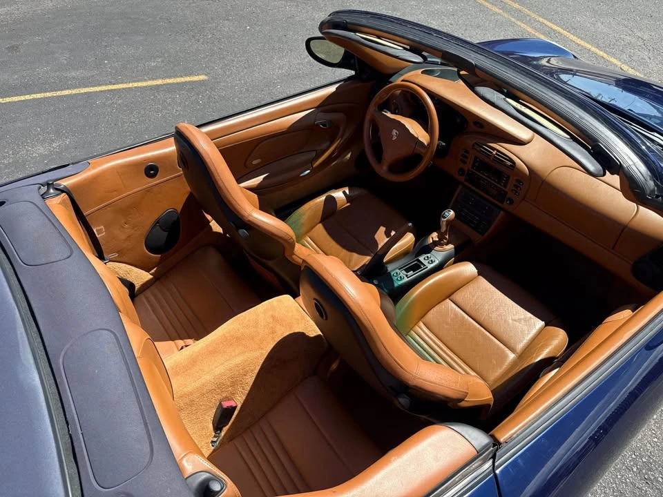 2001 Porsche 996 Carrera 4 - Image 10 of 20