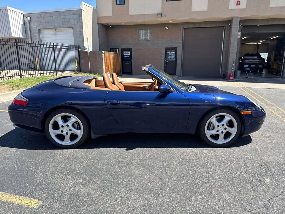 2001 Porsche 996 Carrera 4 - Image 4 of 20