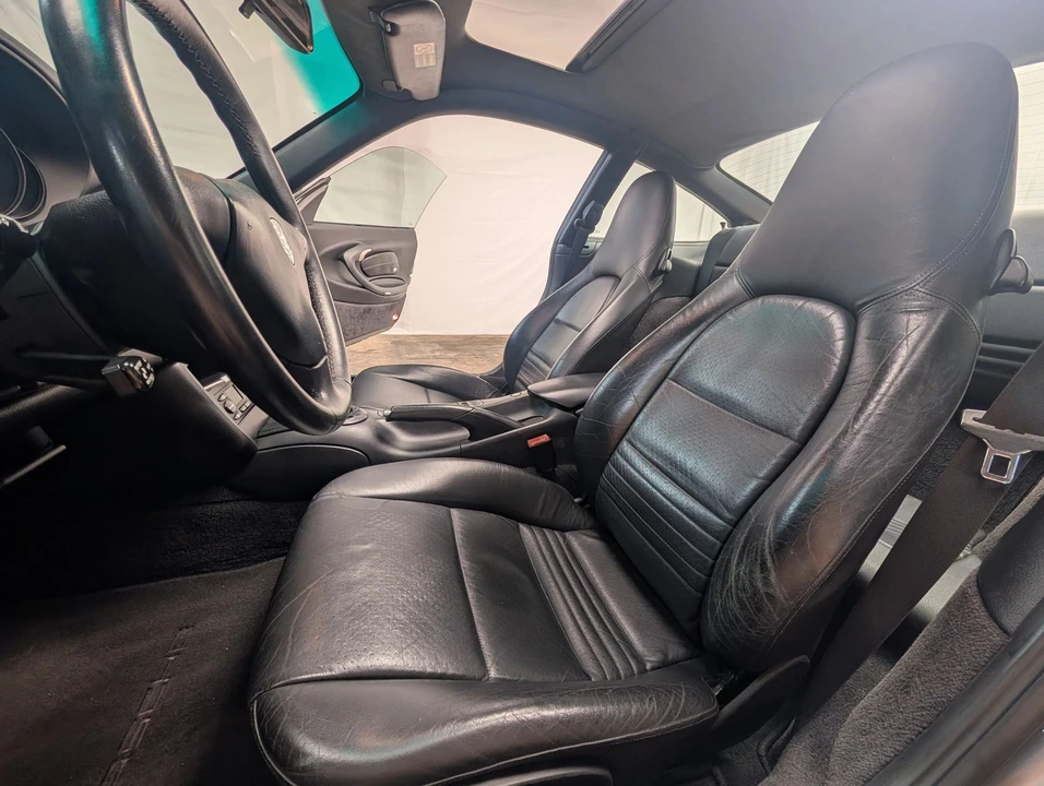 2001 Porsche 996 Carrera - Image 10 of 31