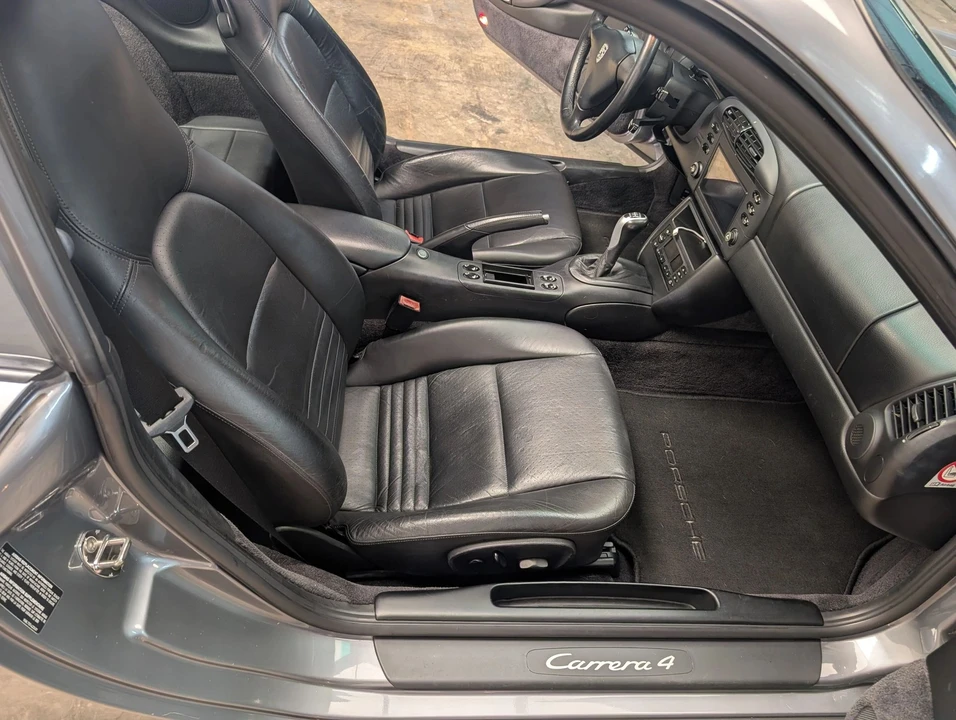 2001 Porsche 996 Carrera - Image 18 of 31