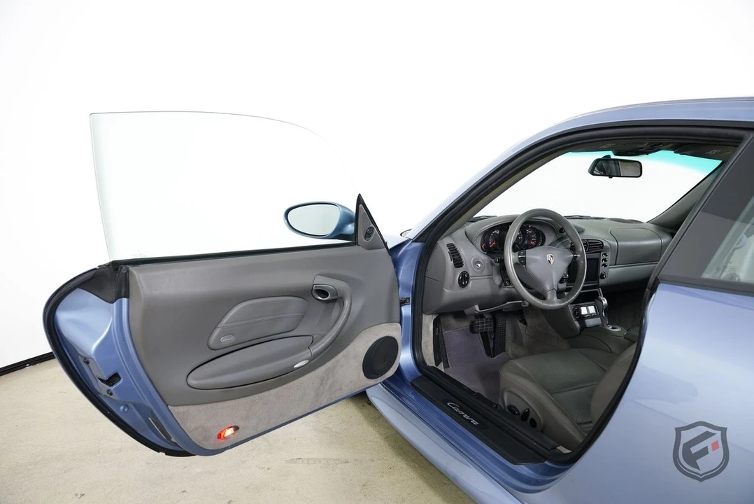2001 Porsche 996 Carrera - Image 12 of 21