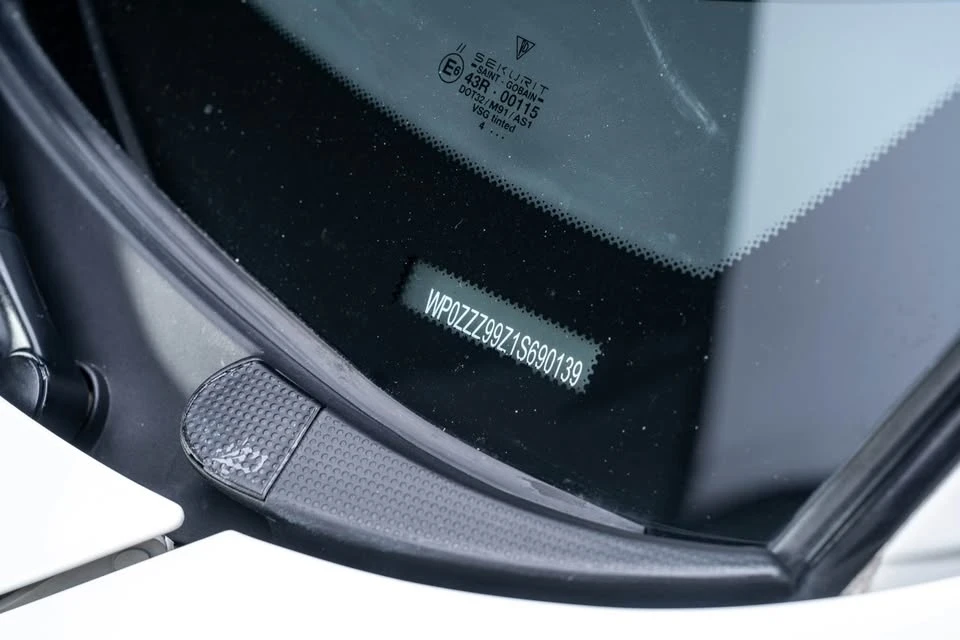 2001 Porsche 996 GT3 - Image 15 of 19