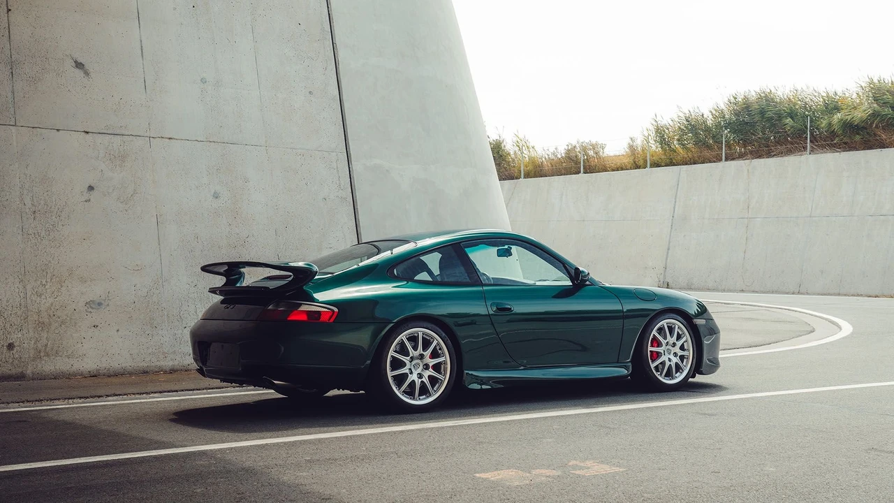 2001 Porsche 996 GT3 - Image 14 of 31
