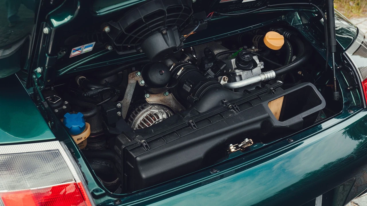 2001 Porsche 996 GT3 - Image 5 of 31