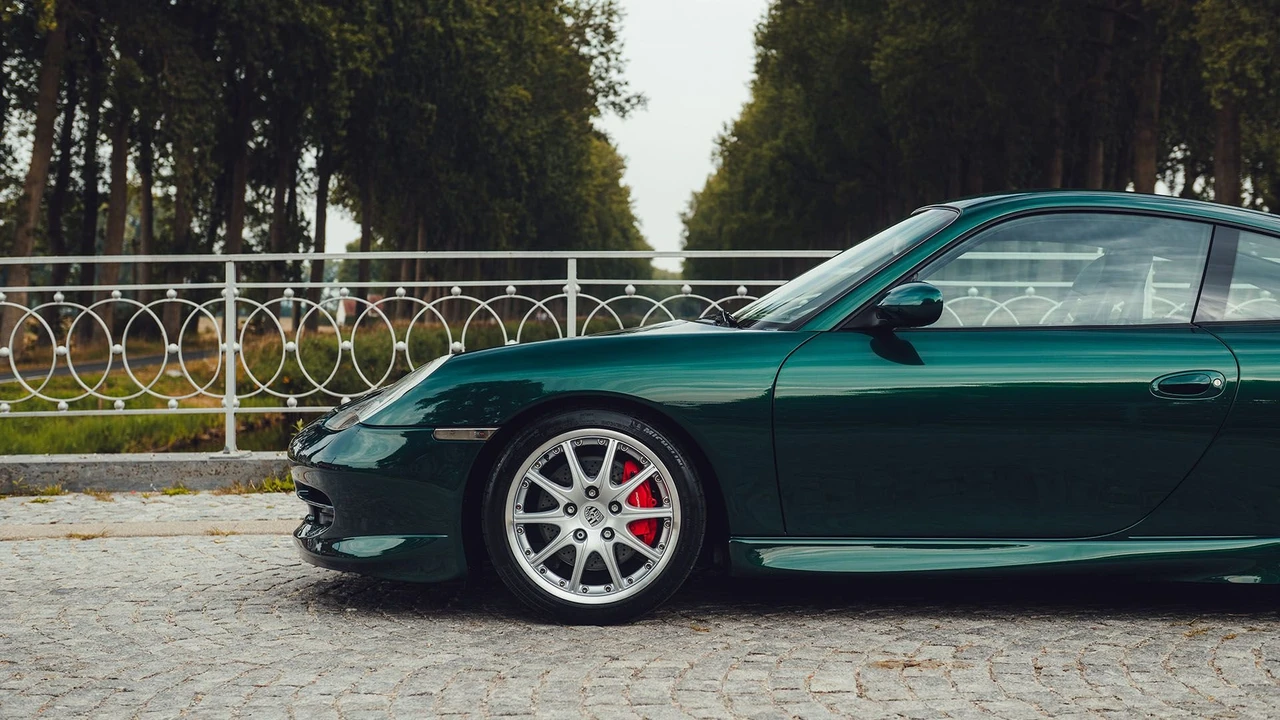 2001 Porsche 996 GT3 - Image 28 of 31