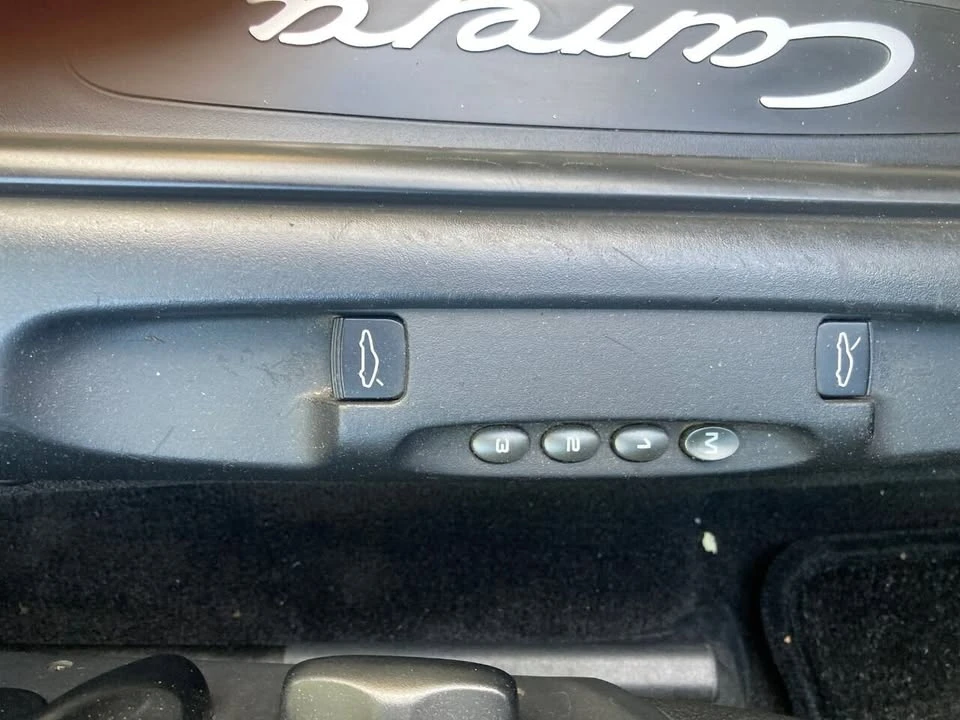 2001 Porsche 996 Carrera - Image 15 of 20