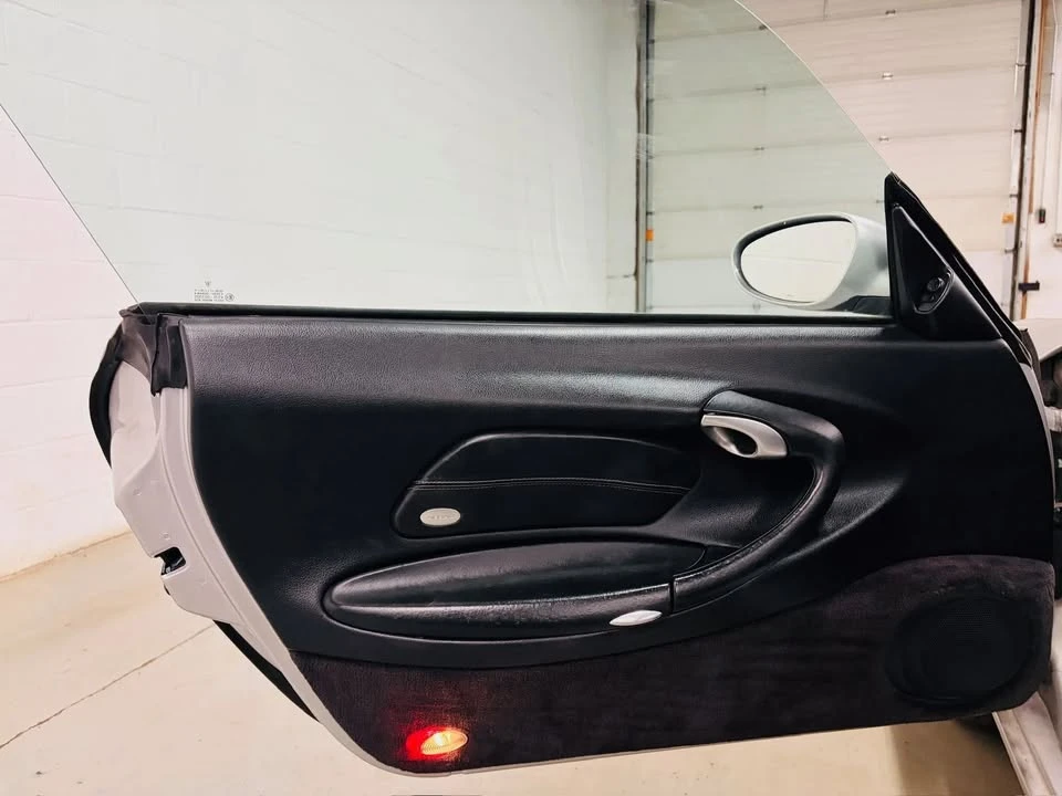 2001 Porsche 996 Carrera - Image 16 of 20