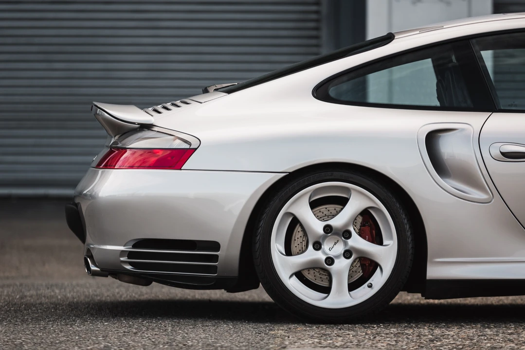 2001 Porsche 996 Turbo - Image 13 of 31