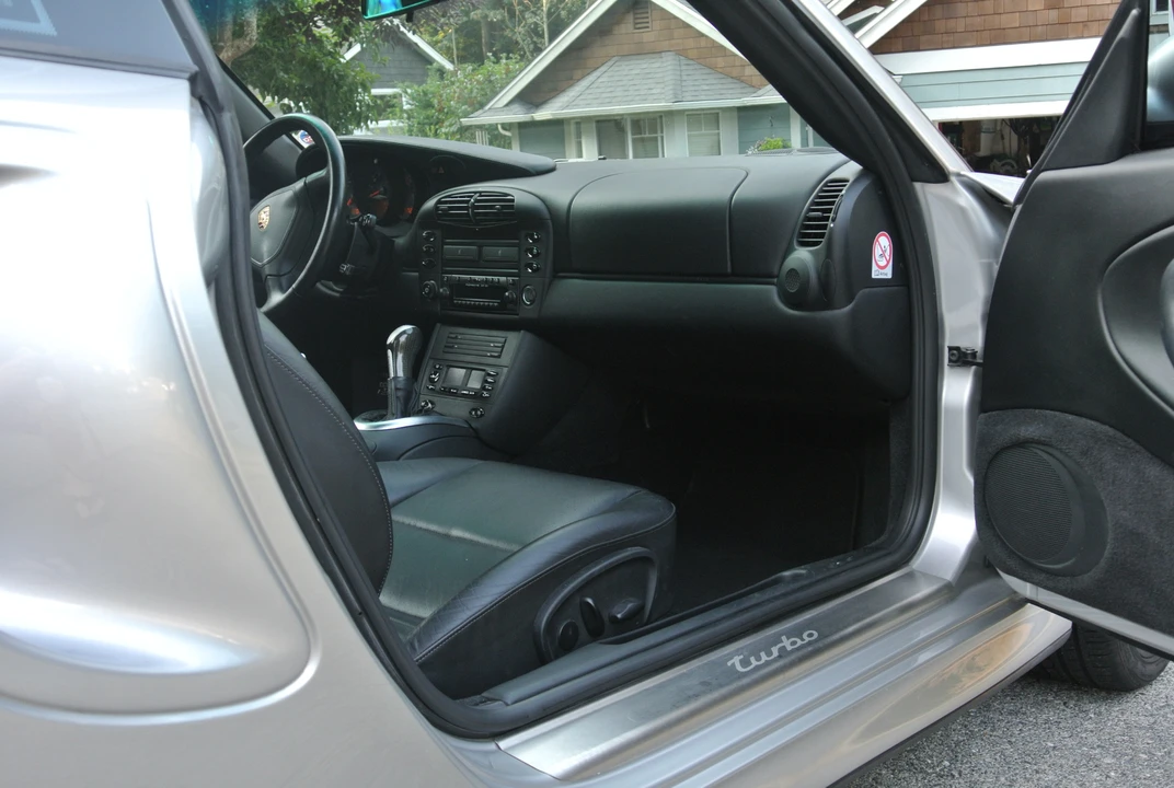 2001 Porsche 996 Turbo - Image 30 of 31