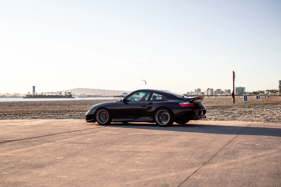 2001 Porsche 996 Turbo - Image 10 of 31