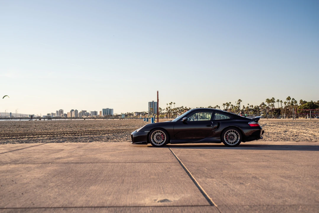 2001 Porsche 996 Turbo - Image 11 of 31