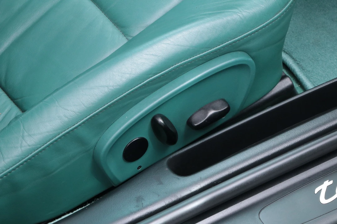2001 Porsche 996 Turbo - Image 28 of 31