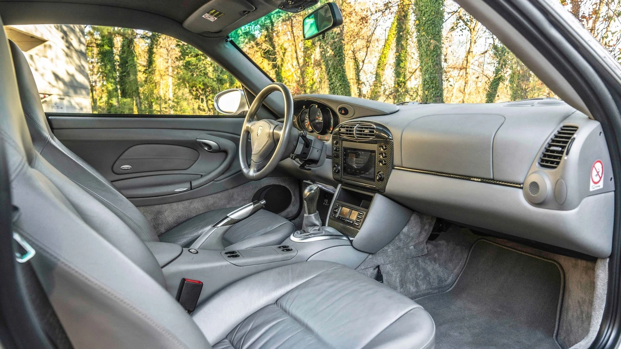 2001 Porsche 996 Turbo - Image 19 of 31