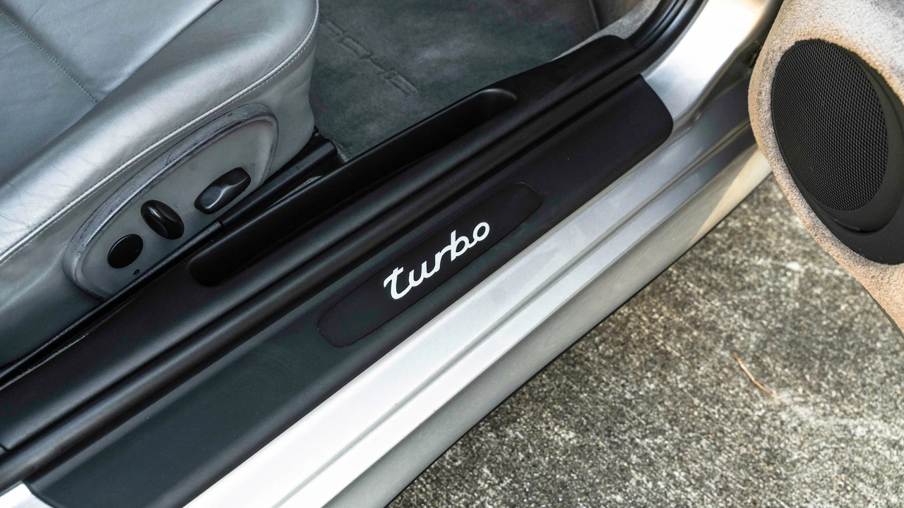 2001 Porsche 996 Turbo - Image 24 of 31