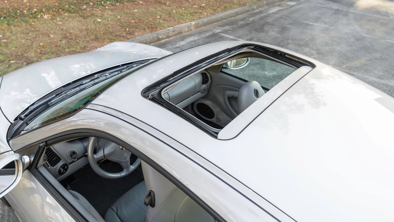 2001 Porsche 996 Turbo - Image 15 of 31