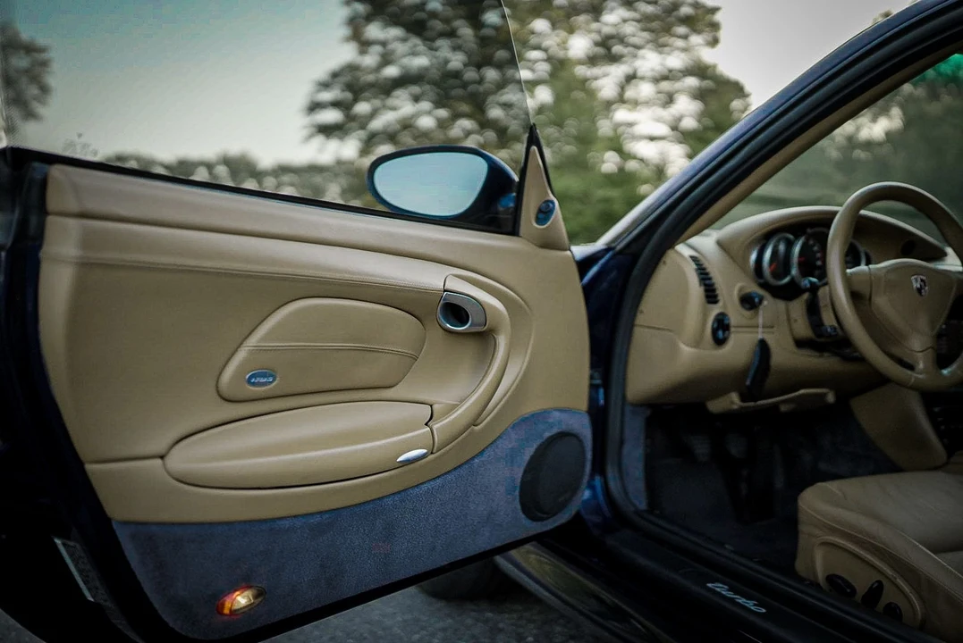 2001 Porsche 996 Turbo - Image 12 of 27
