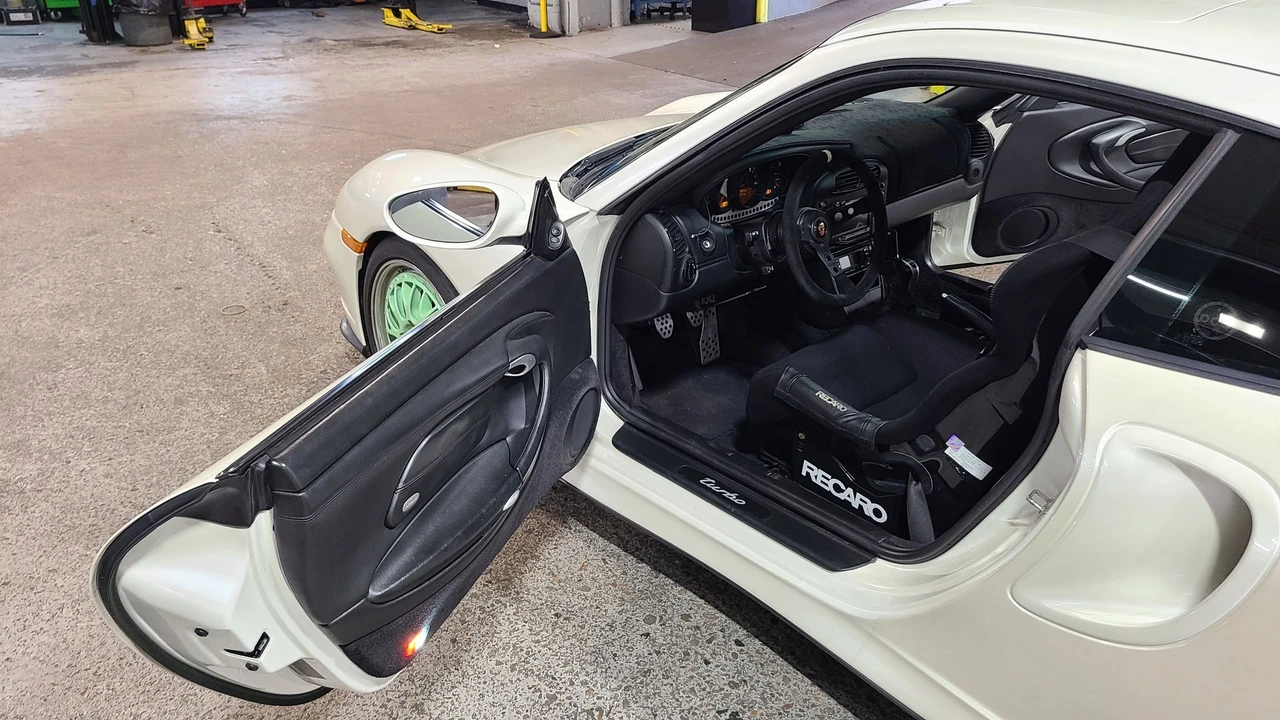2001 Porsche 996 Turbo - Image 7 of 12