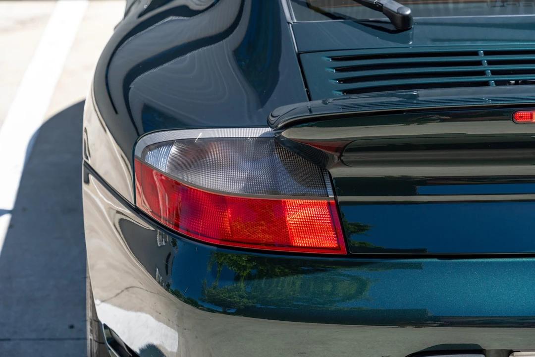 2001 Porsche 996 Turbo - Image 24 of 31