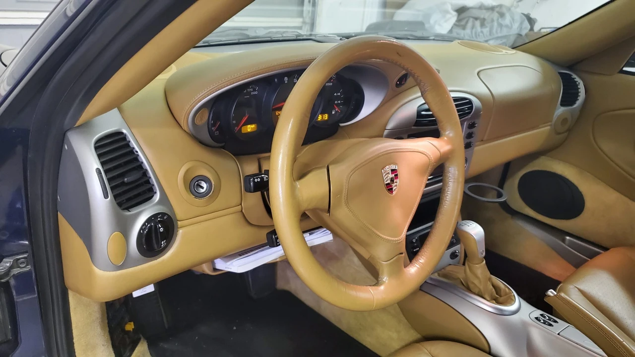 2001 Porsche 996 Turbo - Image 28 of 31
