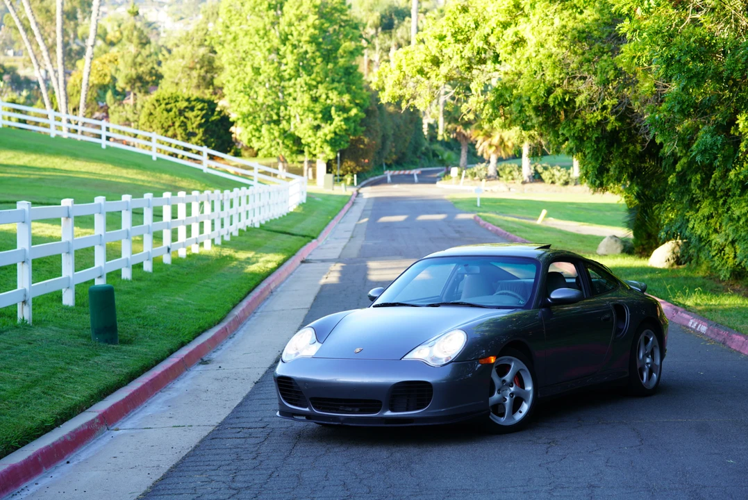 2001 Porsche 996 Turbo - Image 13 of 31