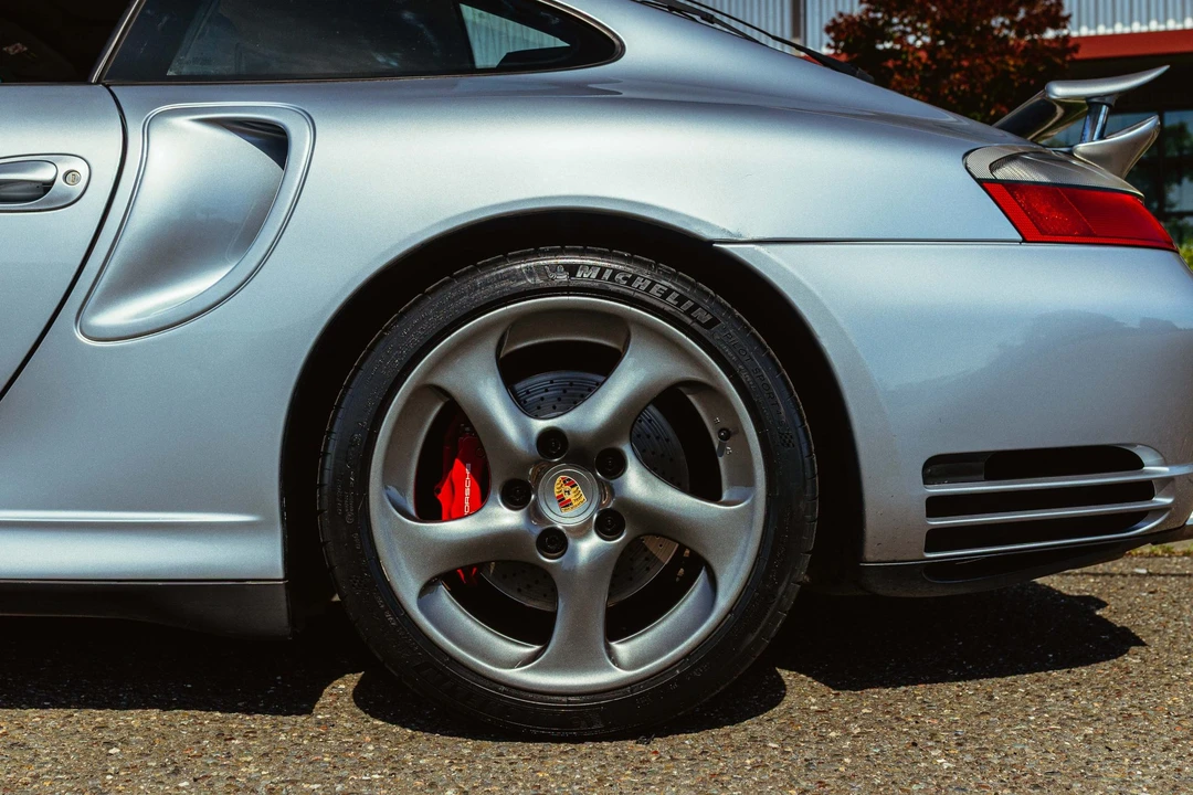 2001 Porsche 996 Turbo - Image 24 of 31