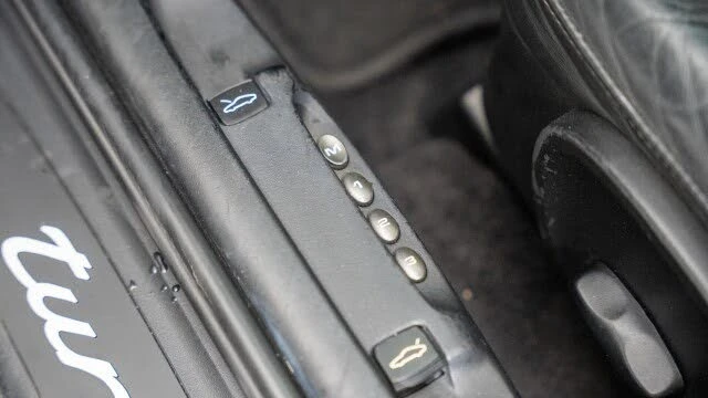2001 Porsche 996 Turbo - Image 28 of 31