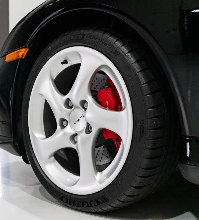 2001 Porsche 996 Turbo - Image 12 of 31