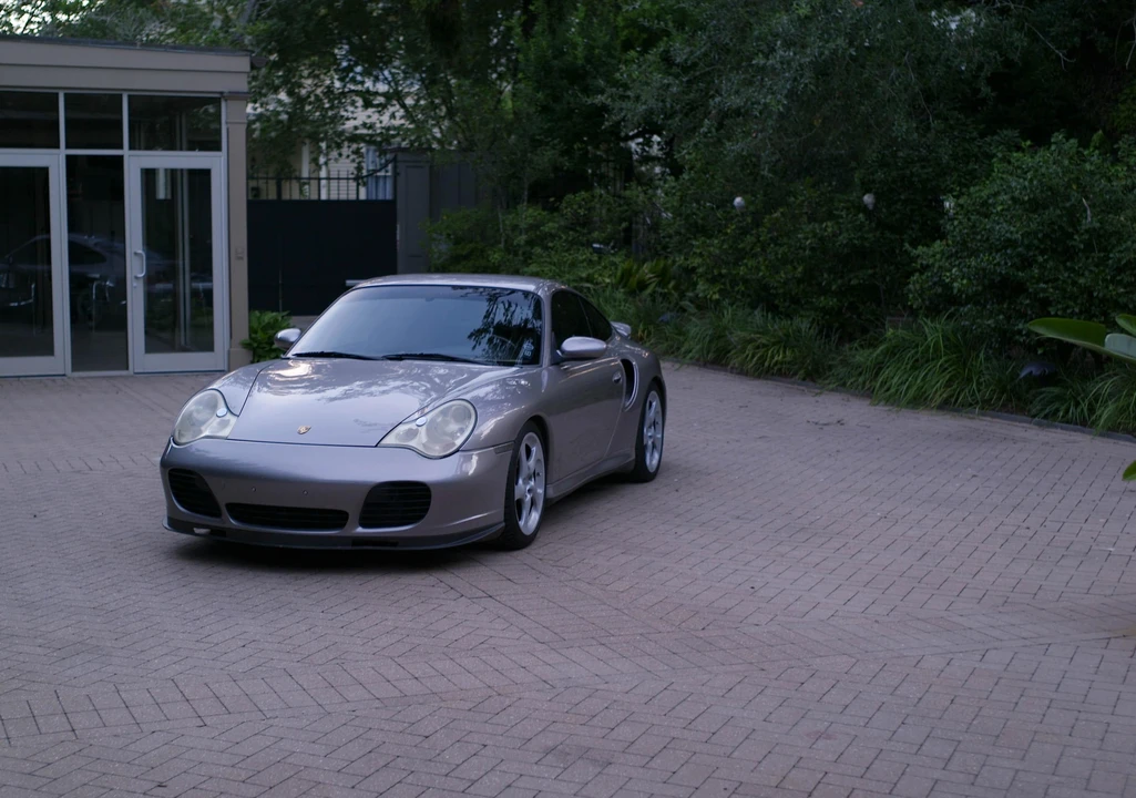 2001 Porsche 996 Turbo - Image 8 of 31