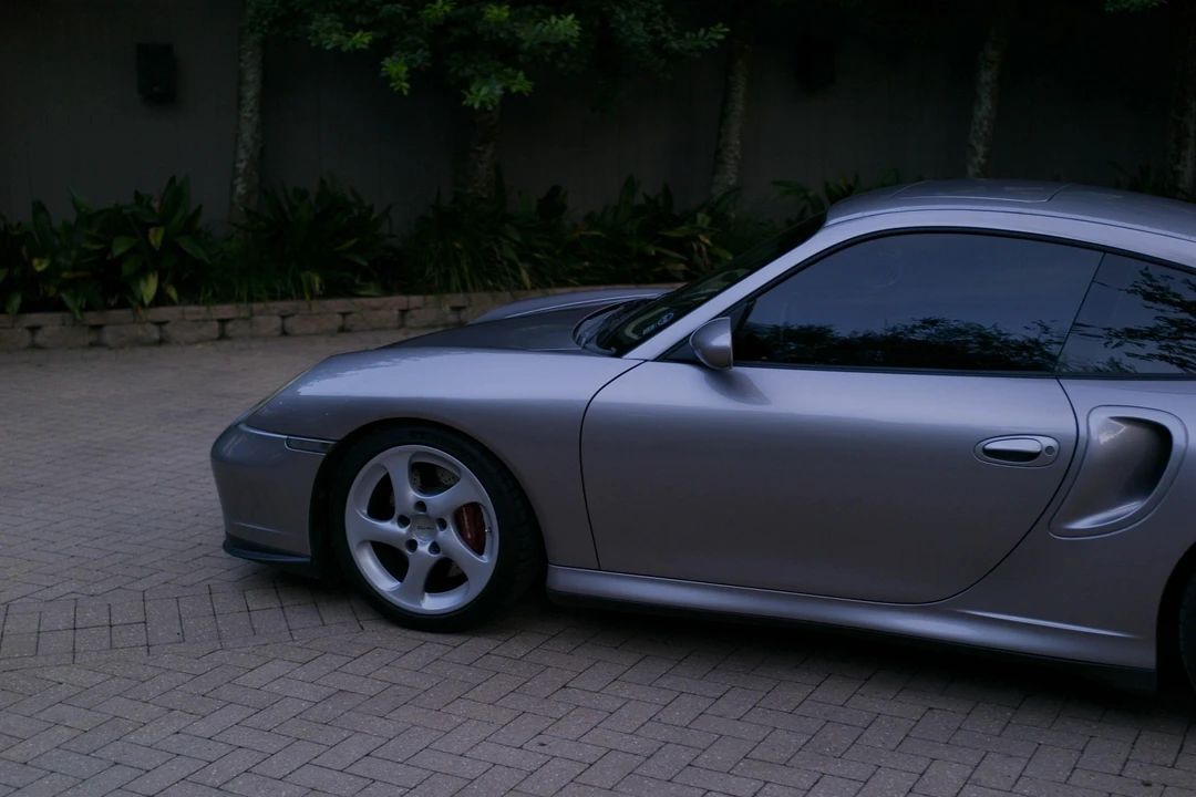 2001 Porsche 996 Turbo - Image 28 of 31