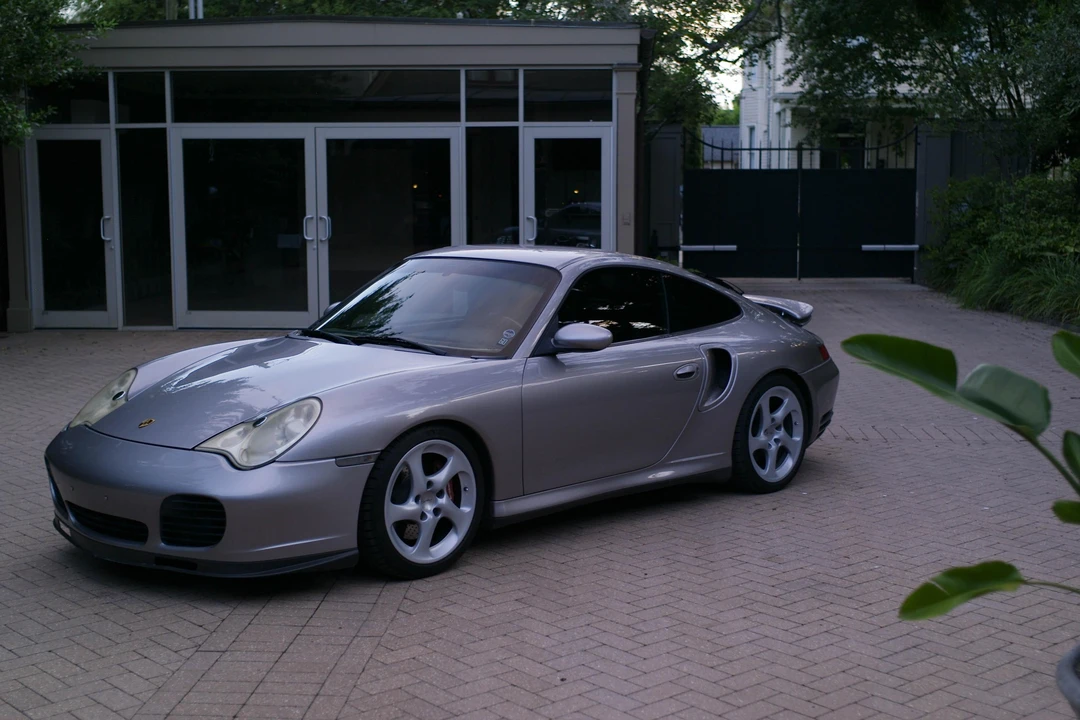 2001 Porsche 996 Turbo - Image 12 of 31