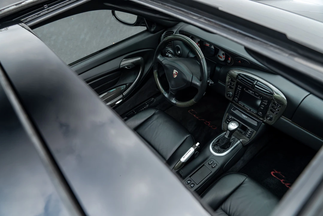 2001 Porsche 996 Turbo - Image 23 of 31