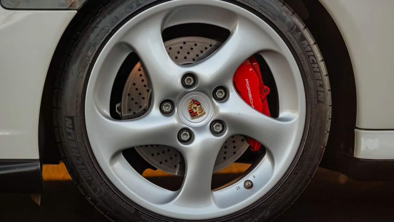 2001 Porsche 996 Turbo - Image 15 of 31