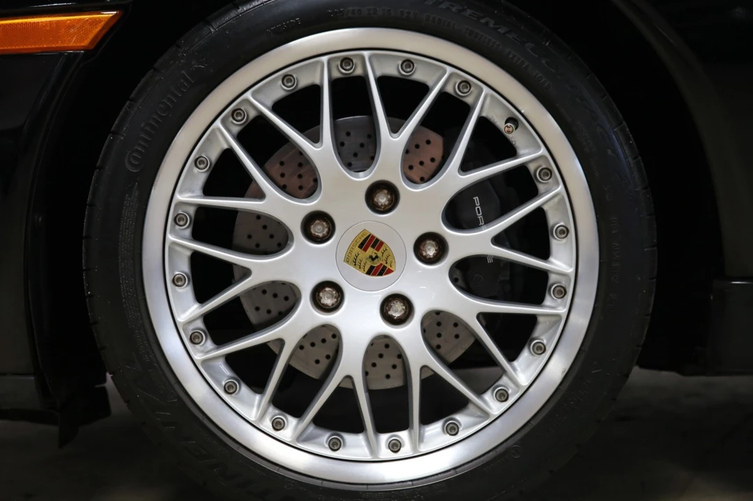 2001 Porsche 996 Carrera - Image 15 of 31